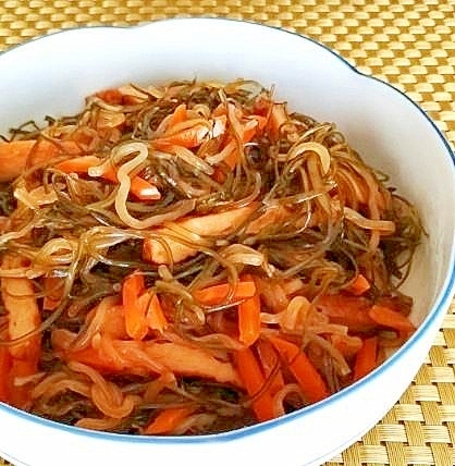 切り昆布としらたきの煮物
