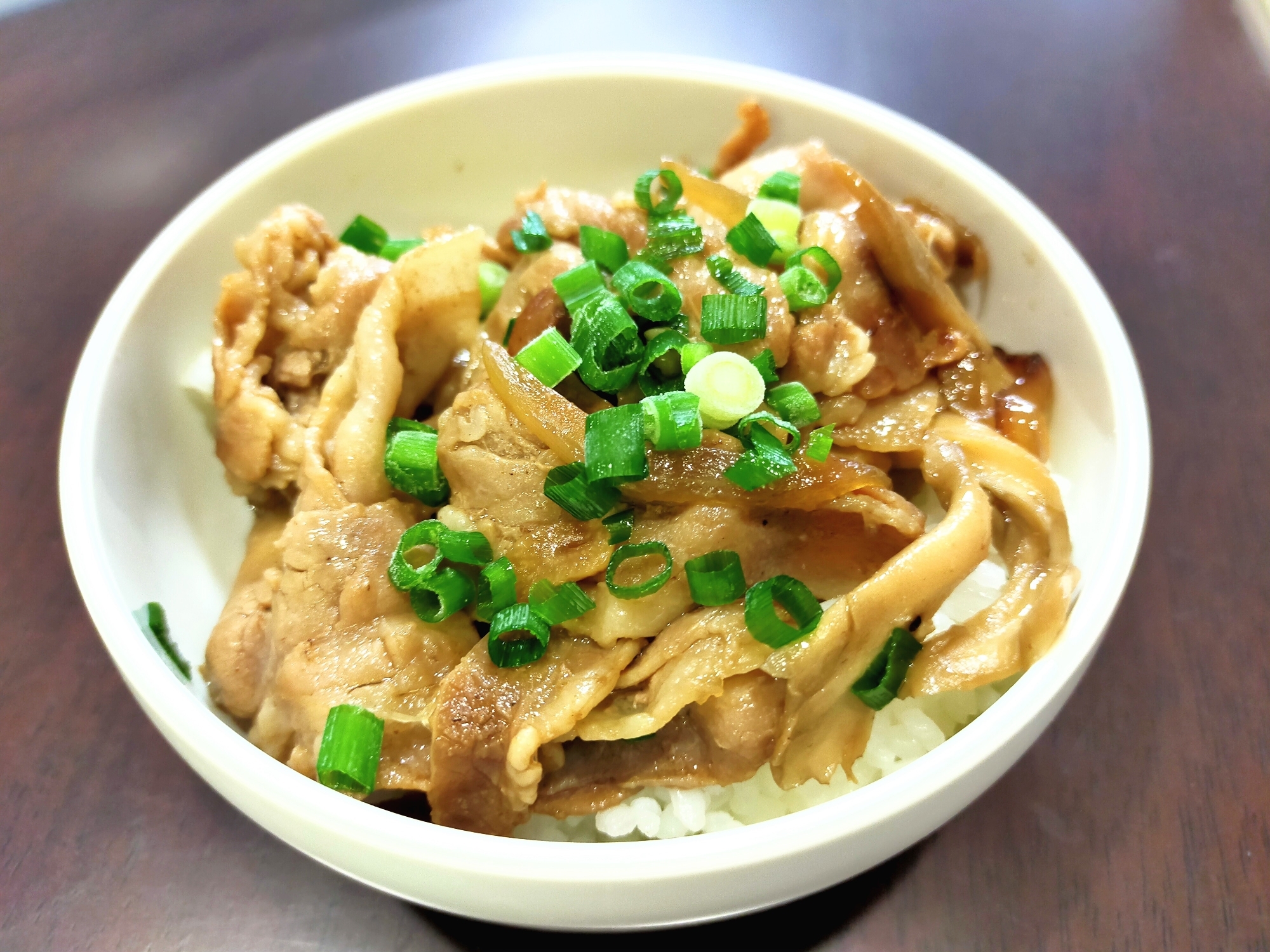 ガリバタ醤油の舞茸豚バラ丼