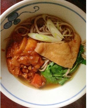 カレーきつね蕎麦【あり合わせ☆リメイク献立】