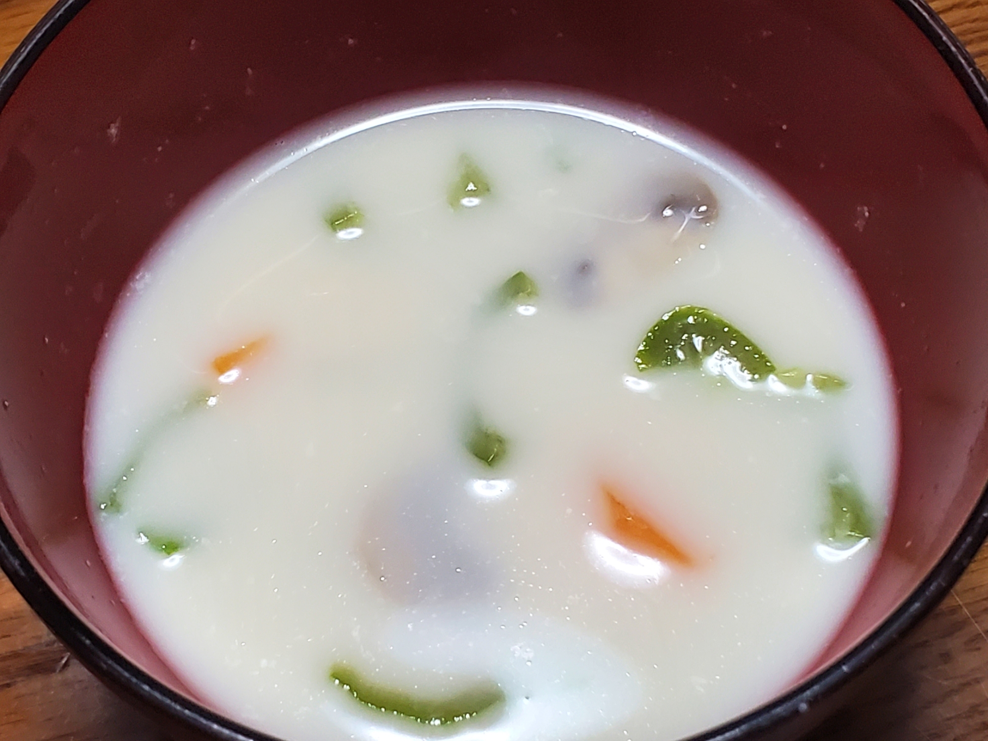 鶏肉と野菜の牛乳スープ