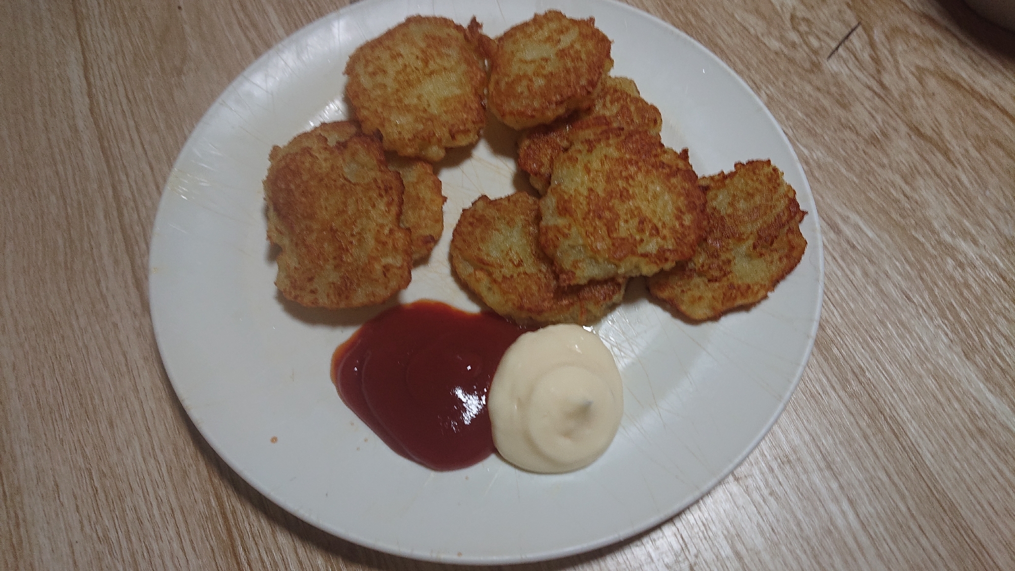じゃがいもをすりおろしてモチモチおやき♪