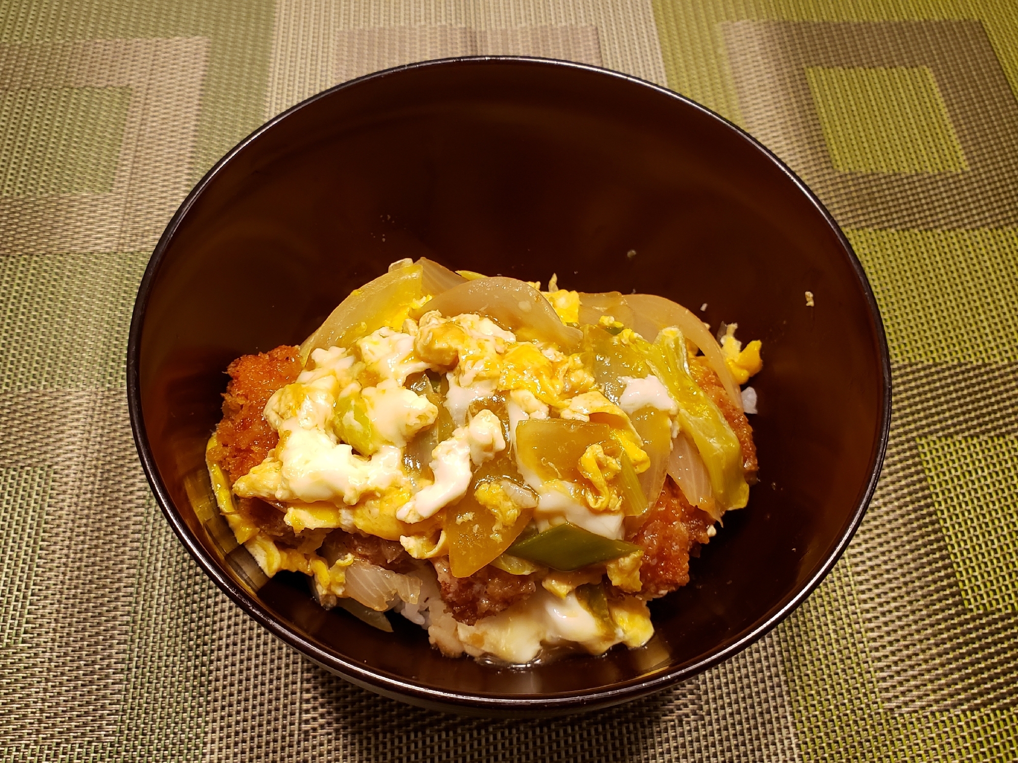 めんつゆで簡単！ カツ丼٩( 'ω' )و