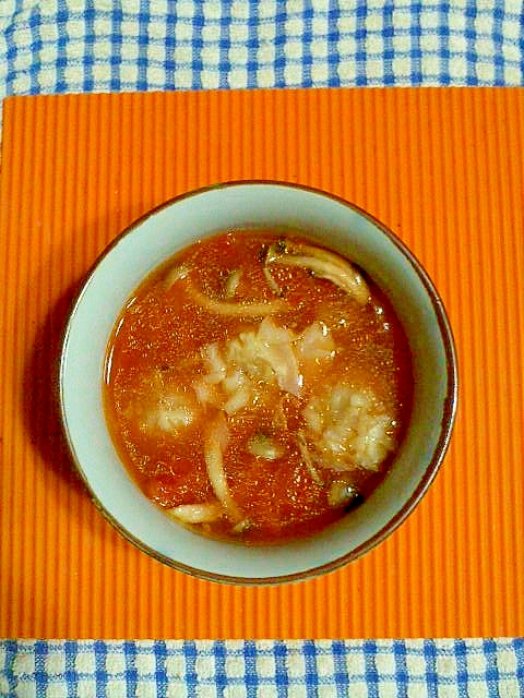 冷凍シュウマイとシメジのトマトスープ♪