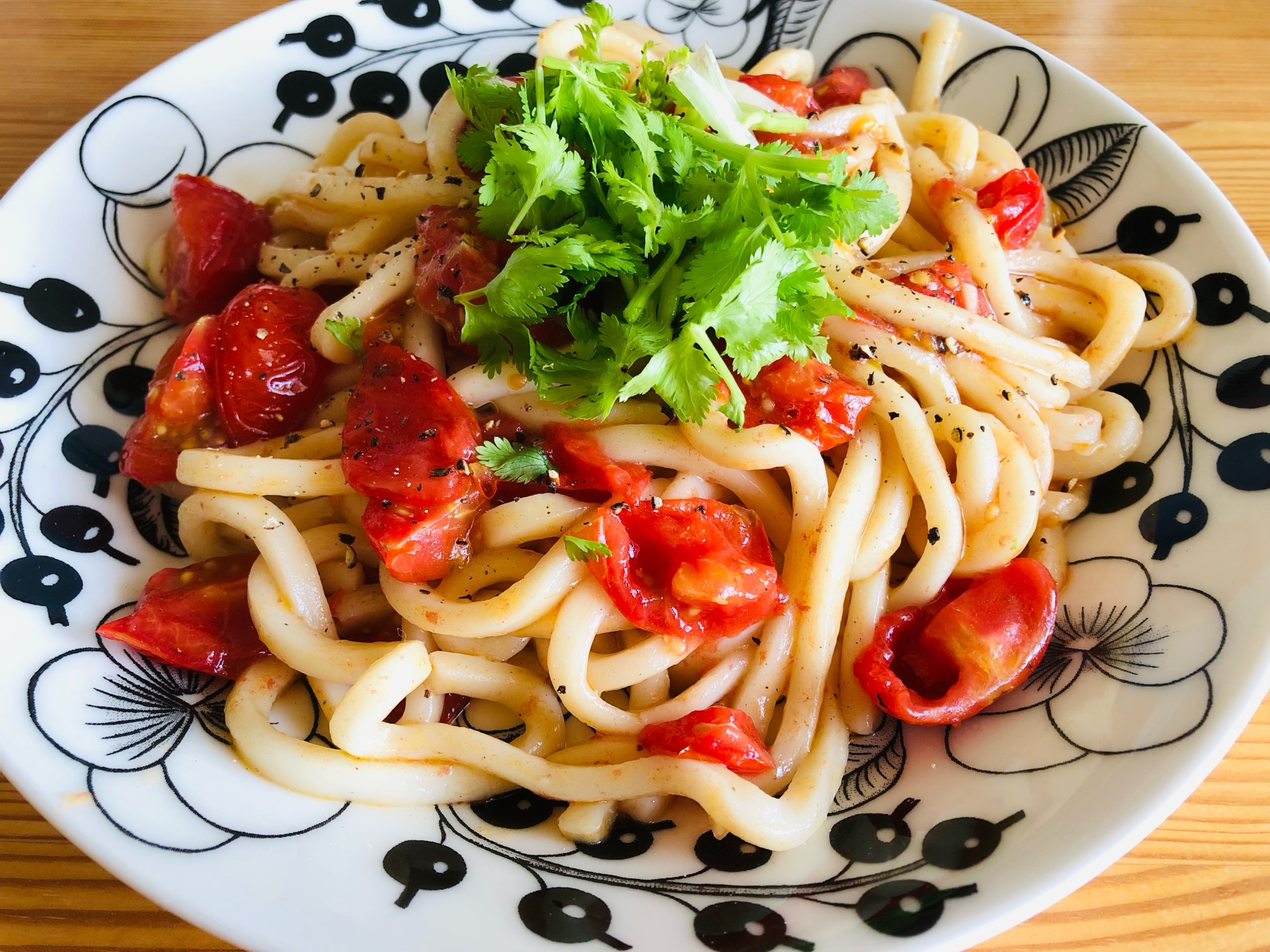 エスニック風☆トマト焼きうどん