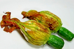 花ズッキーニの肉詰め モッツァレラチーズ入り レシピ 作り方 By 楽天出店店舗 新垣ミート楽天市場店 楽天レシピ 花ズッキーニの肉詰め モッツァレラチーズ入り レシピ 作り方 By 楽天出店店舗 新垣ミート楽天市場店 楽天レシピ