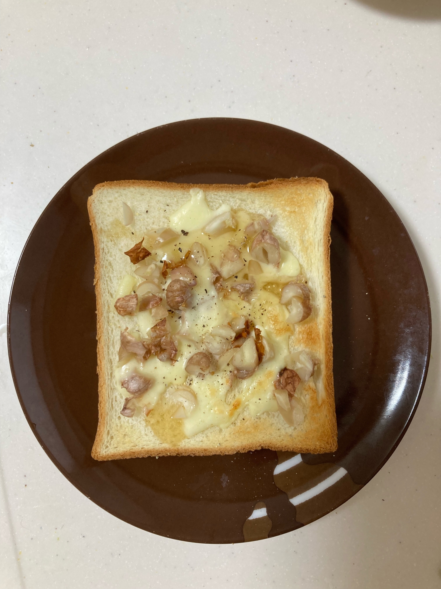 ピーナッツ・チーズトースト