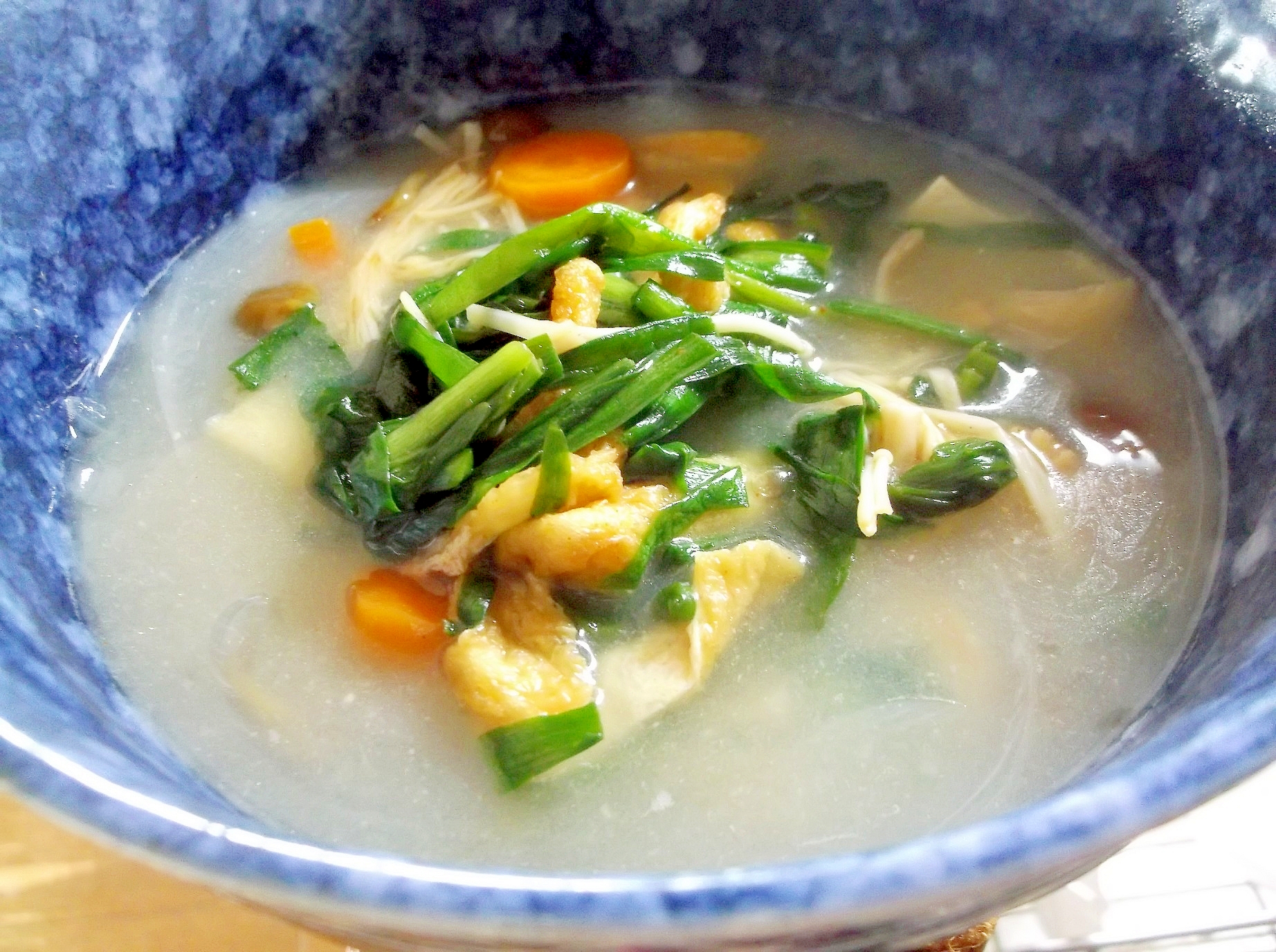 ニラと油揚げの中華スープ