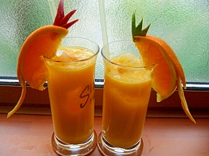 マンゴー＆オレンジジュース＊オレンジ鳥の作り方♪