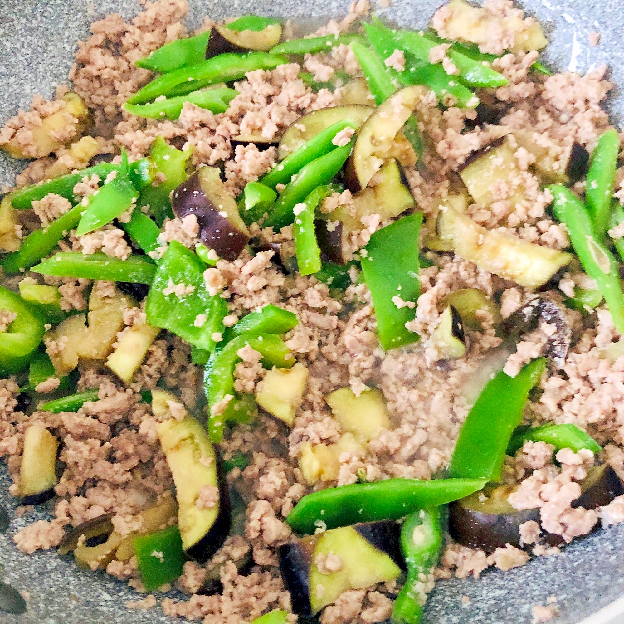 茄子とピーマンとひき肉のだし味噌煮