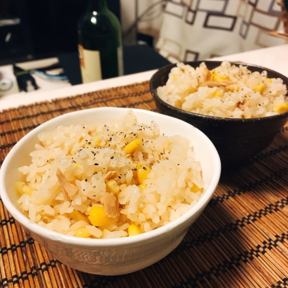 少し黒こしょうをふってみました。生姜が効いてて美味しいー！ツナの風味とコーンの食感もいいですね！呑んだ後でももりもり食べちゃいました(^-^) また作ります♪