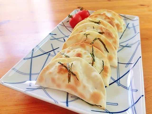 簡単おつまみ！アーモンド小魚海苔チー餃子✿