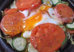 いつものサラダ+タジン鍋=温サラダ