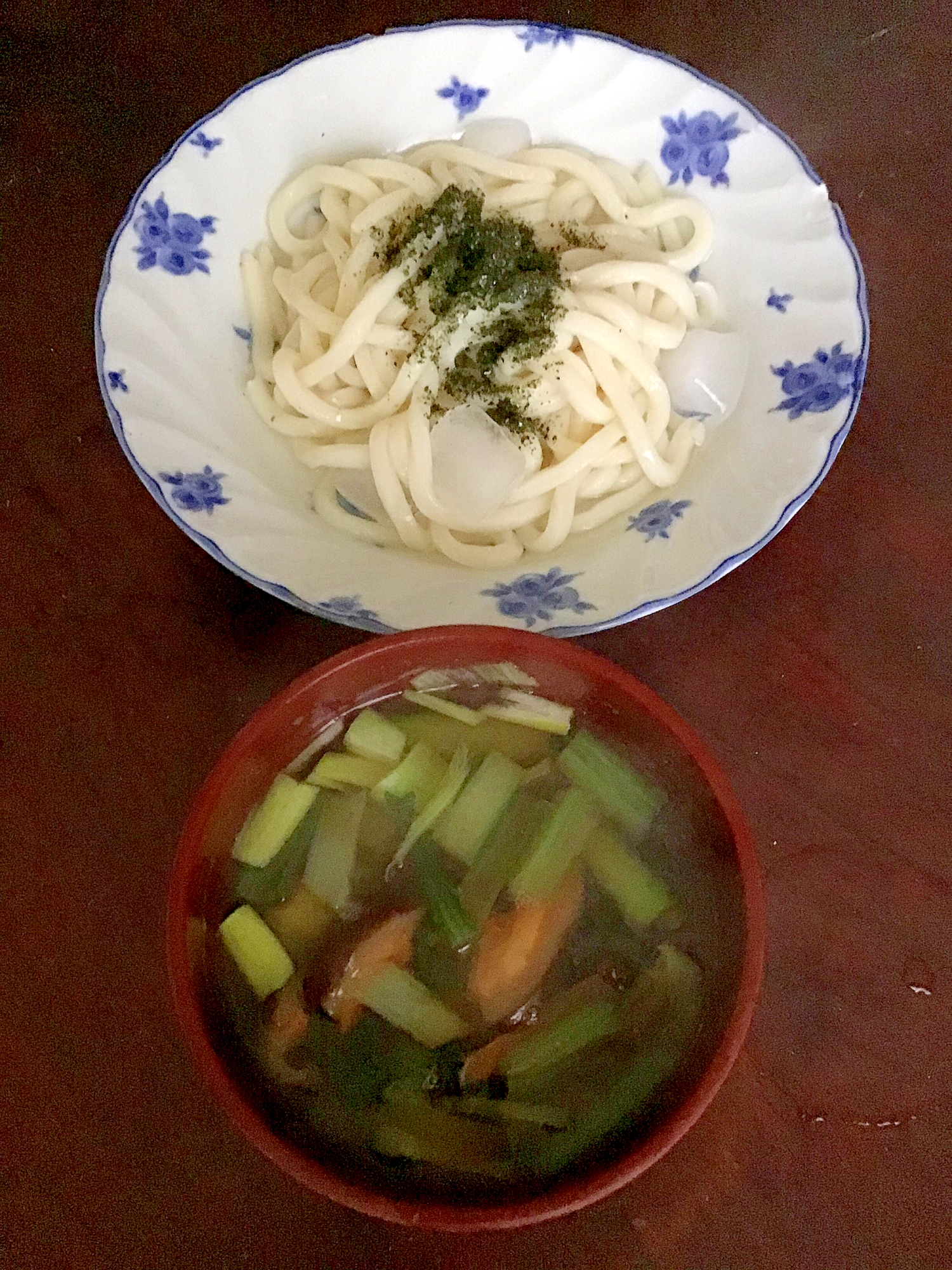 小松菜と椎茸の漬け汁盛りうどん。