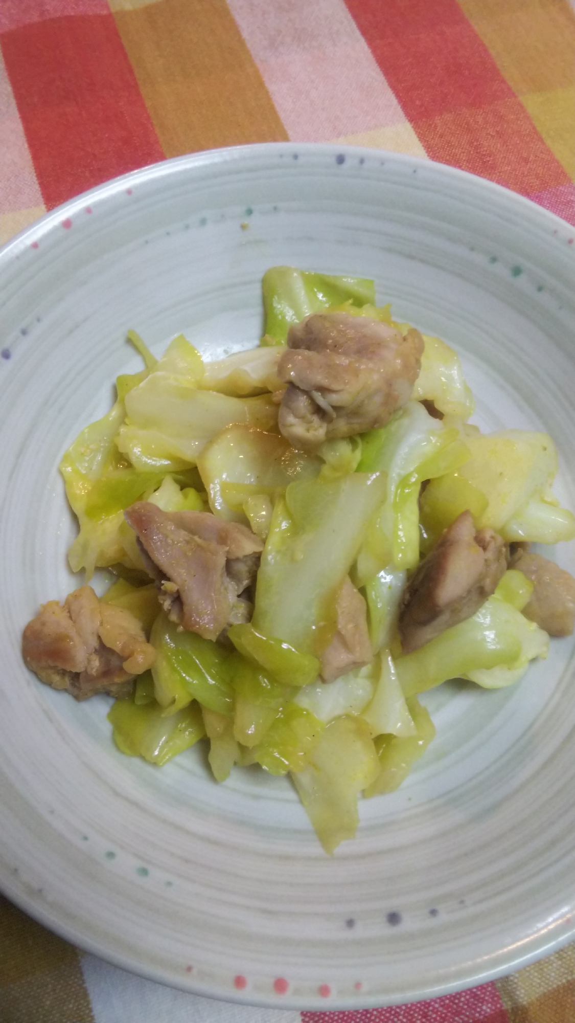 ご飯が進む☆鶏もも肉とキャベツのカレーマヨ炒め