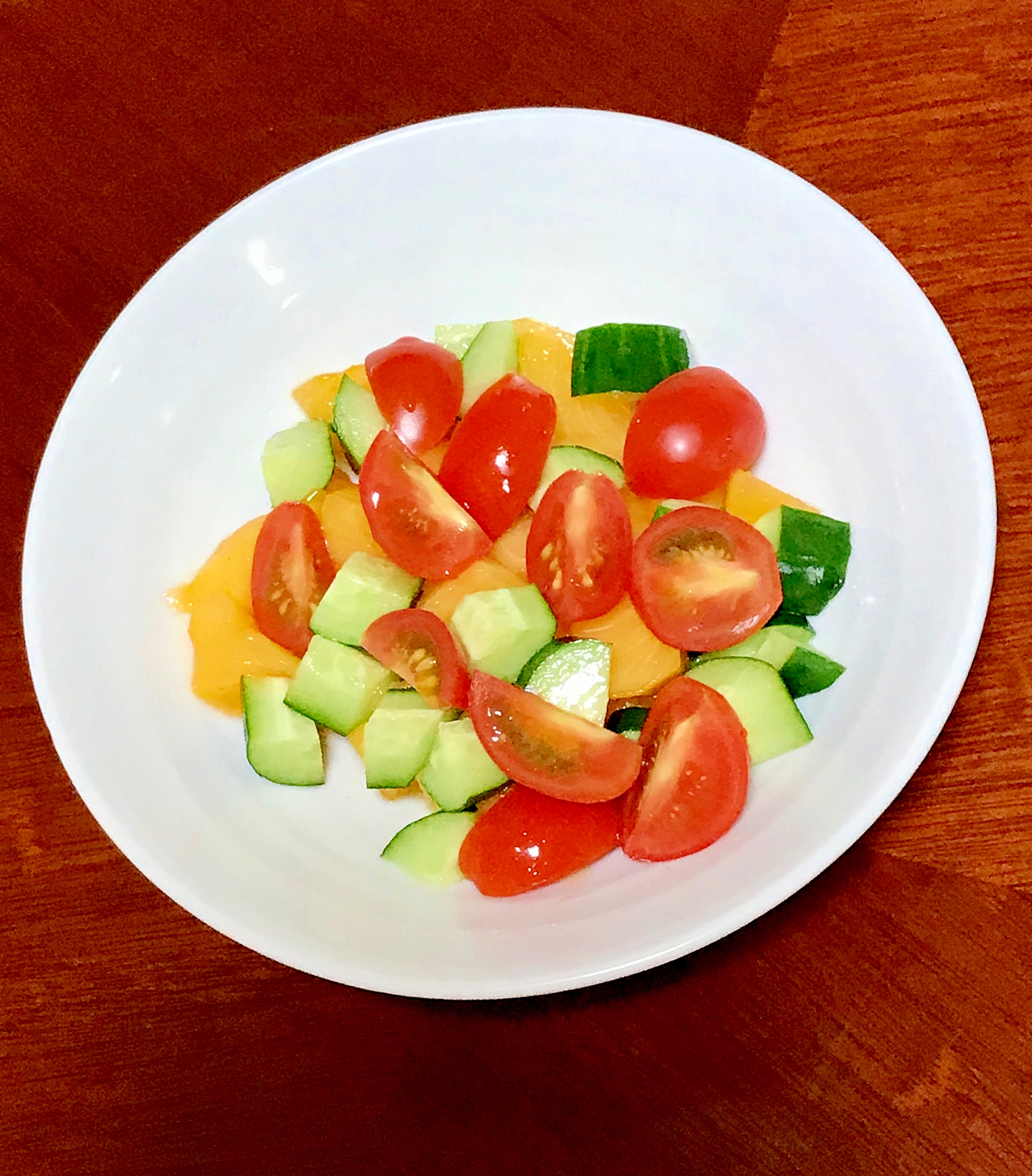 柿入り野菜サラダ