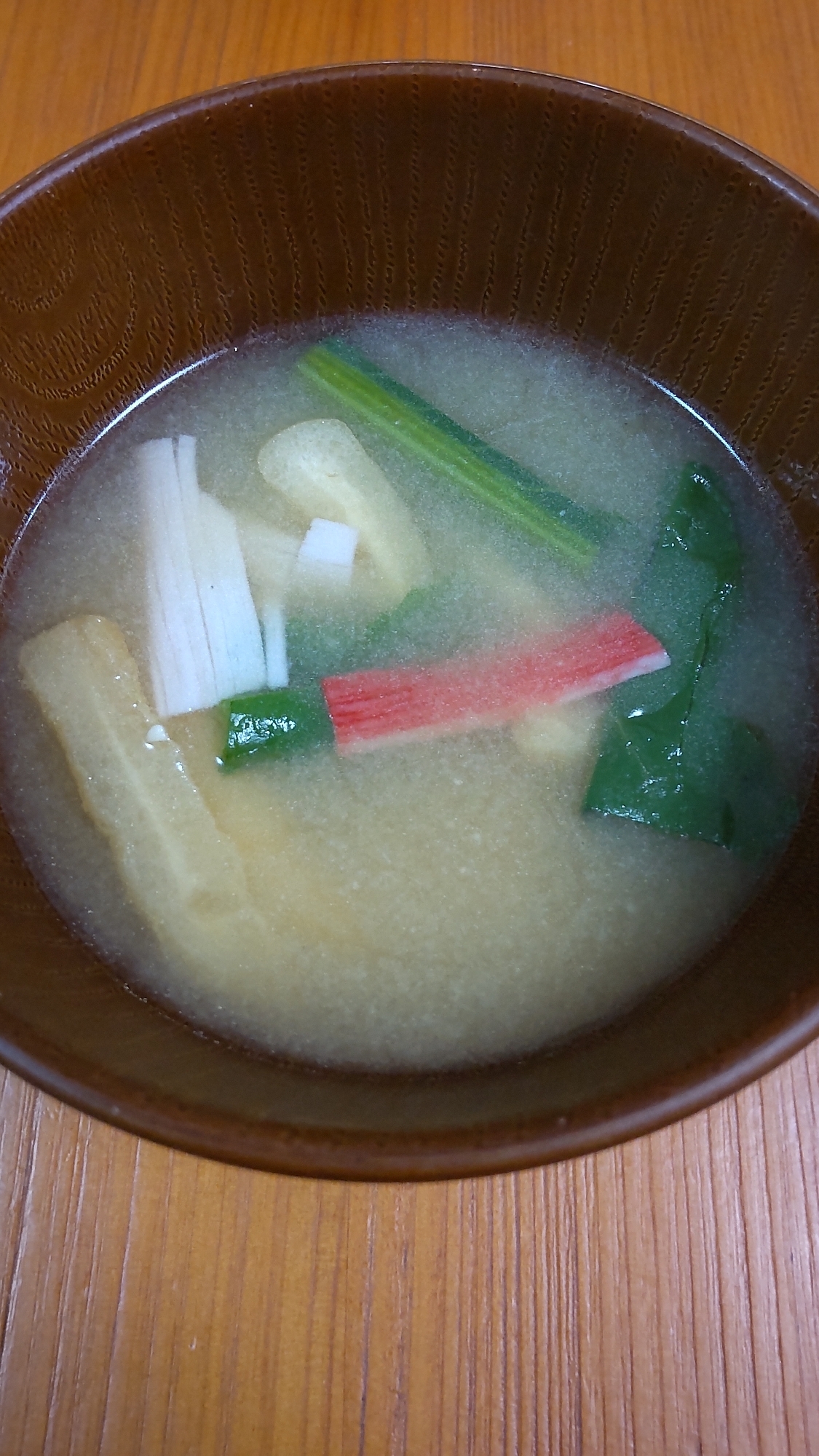 そのき菜とカニかまと油揚げのお味噌汁
