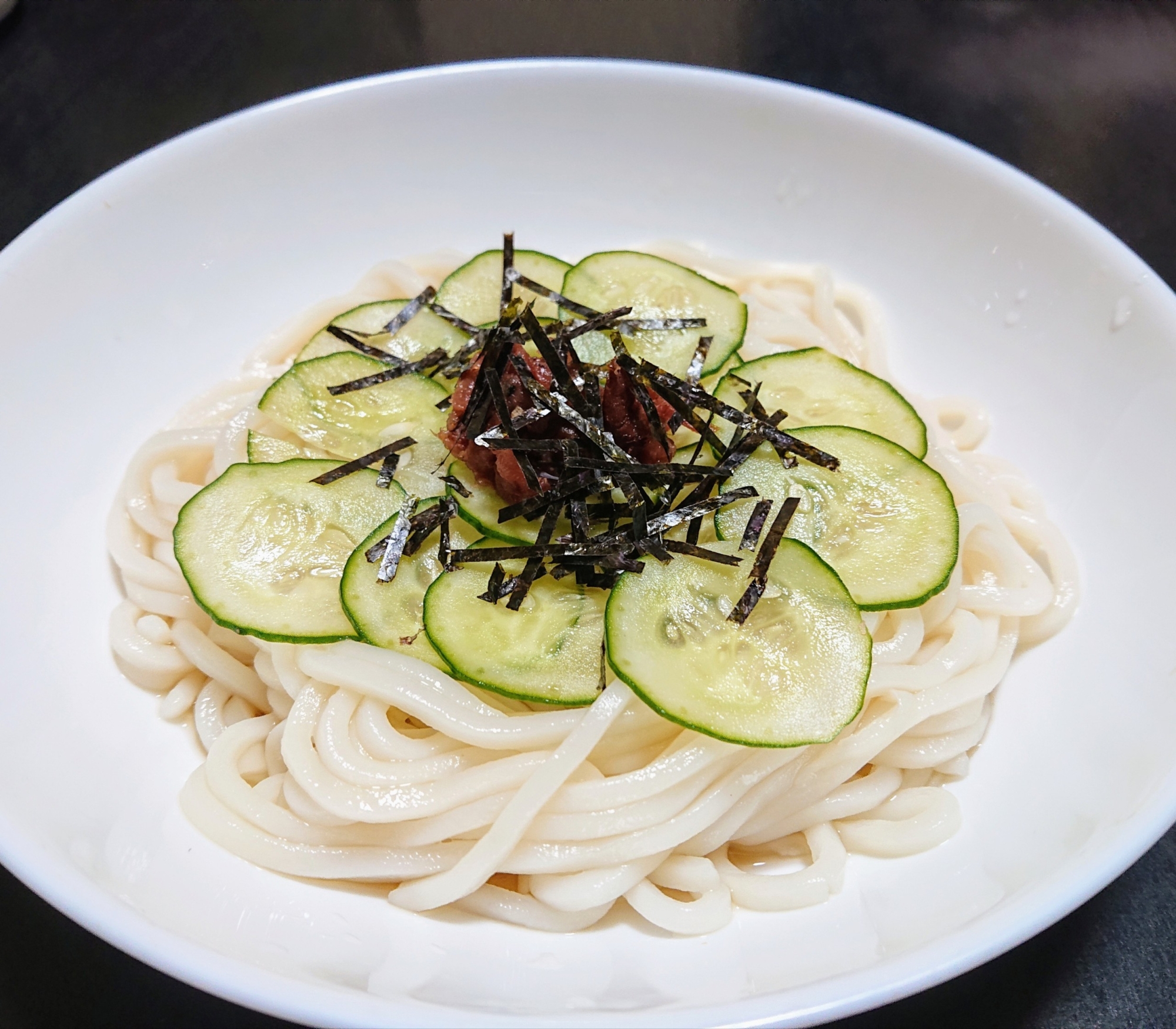 真夏日に☆梅とキュウリの冷たいうどん