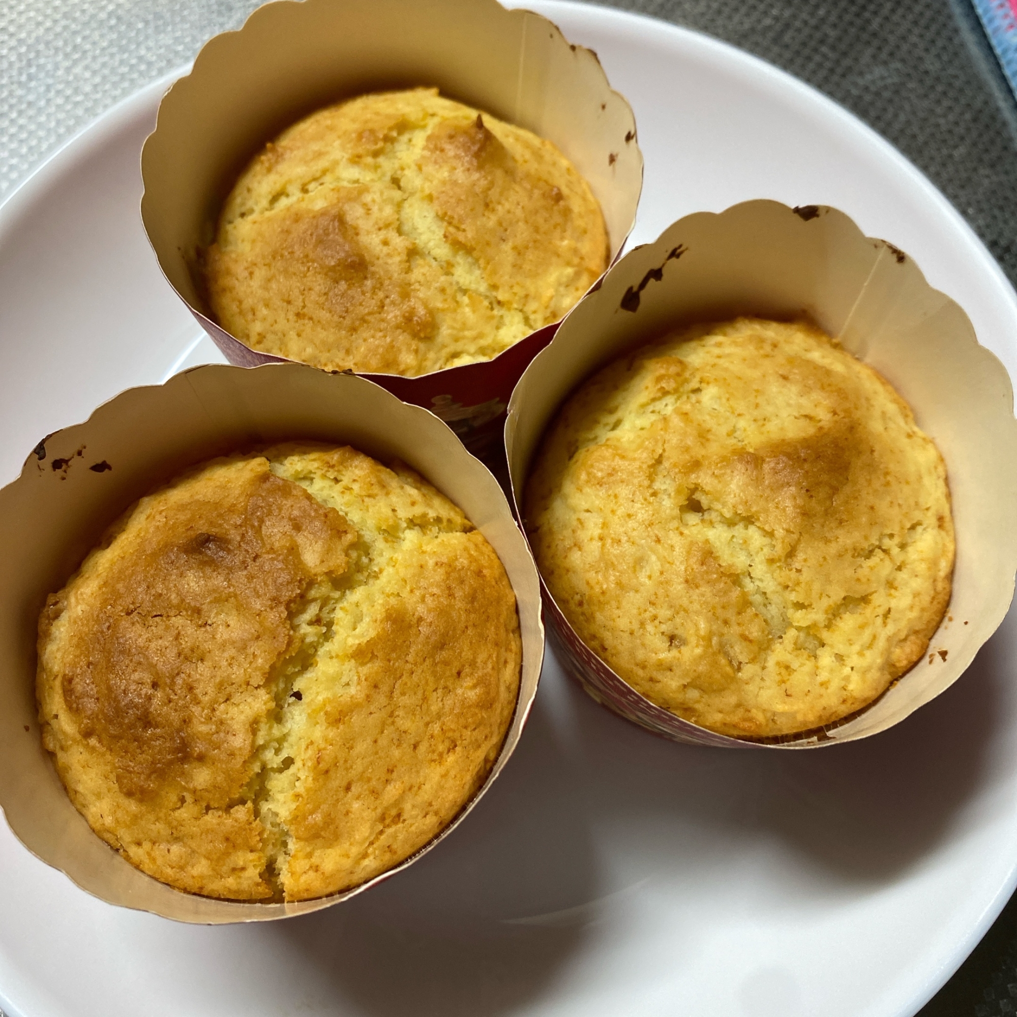 卵なしのはちみつレモン入りカップケーキ