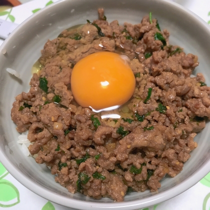 【簡単】ニラそぼろ丼