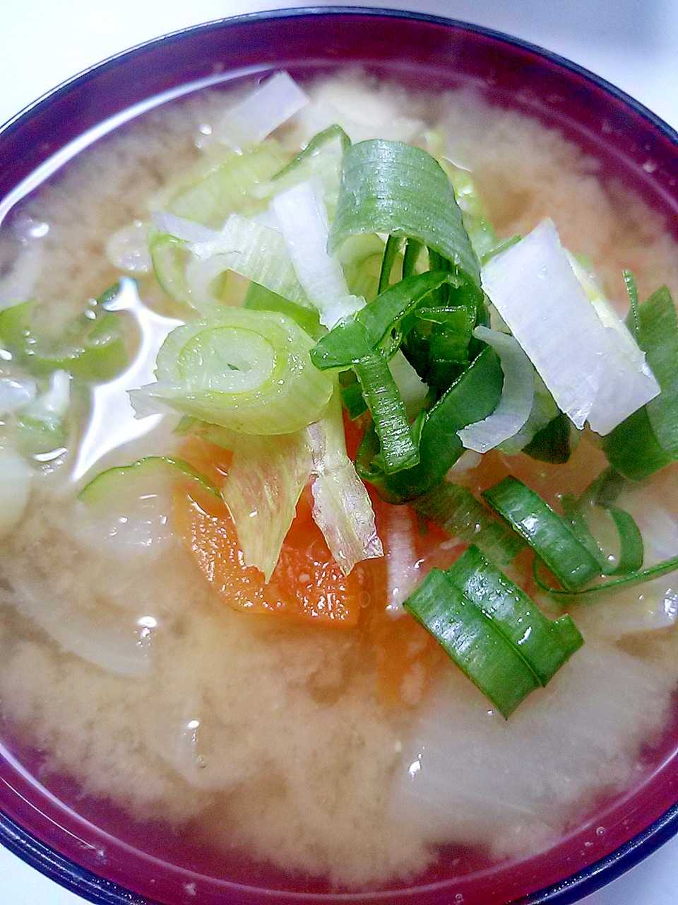 タップリ野菜と生姜の味噌汁