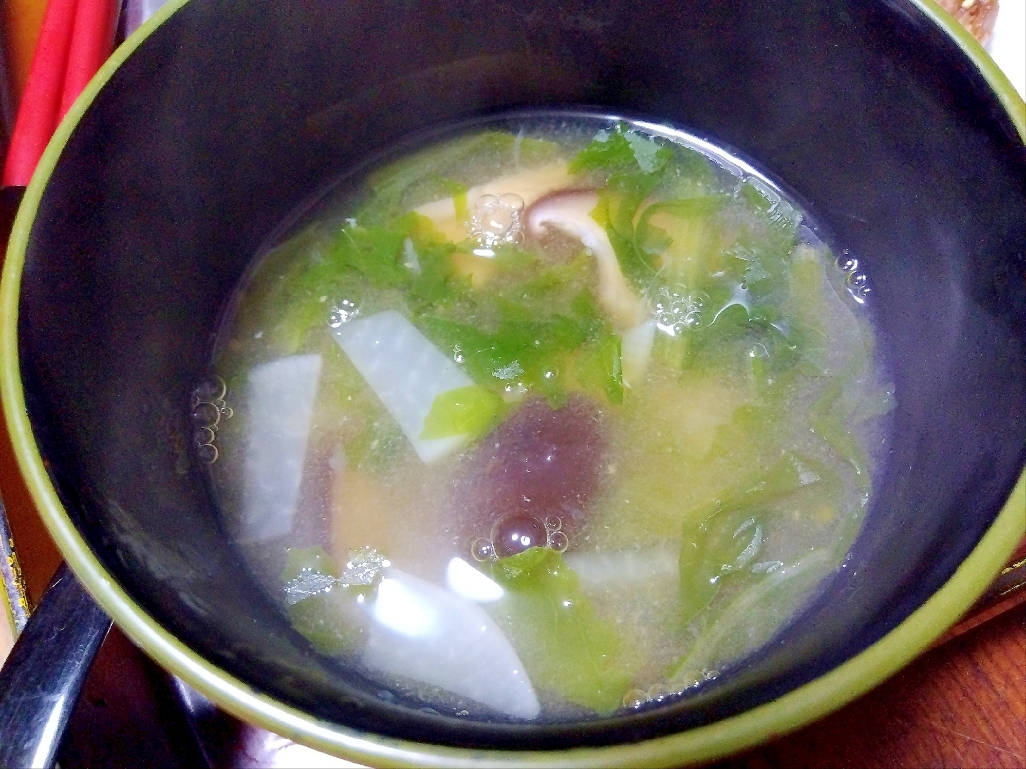 椎茸グリーンオーク大根の味噌汁