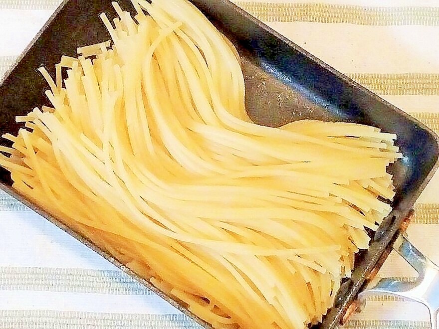 フライパンでパスタの茹で方 ショップ