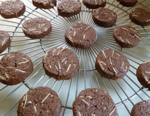 たくさんできたよ！チョコクッキー (o^-')b♪