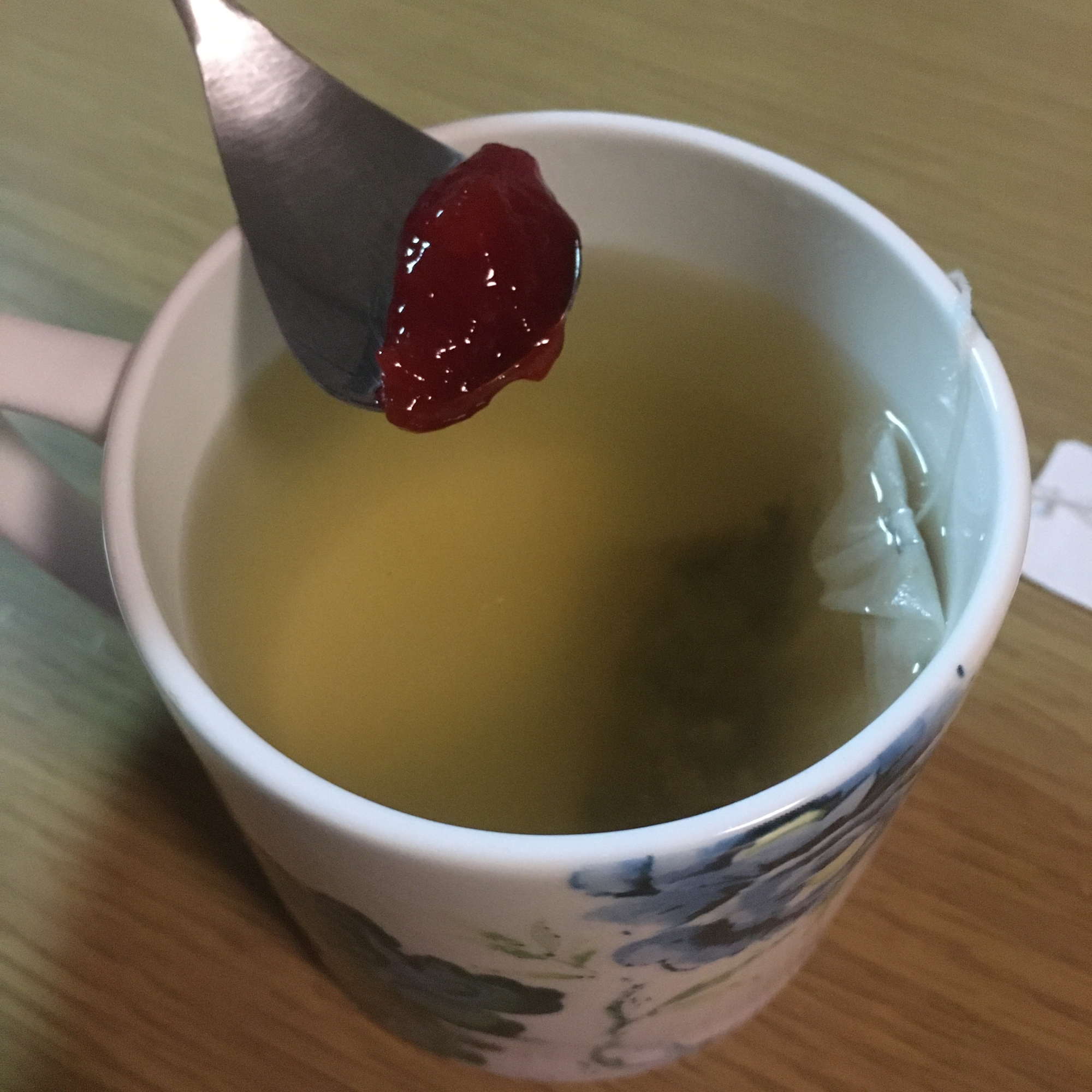 すももペースト入り紅茶