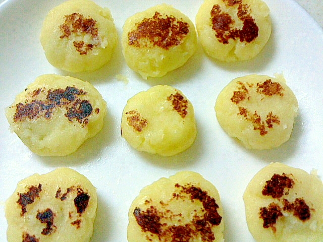 子供のおやつにぴったり チーズ入り いももち レシピ 作り方 By さんしゃいんさいとー 楽天レシピ