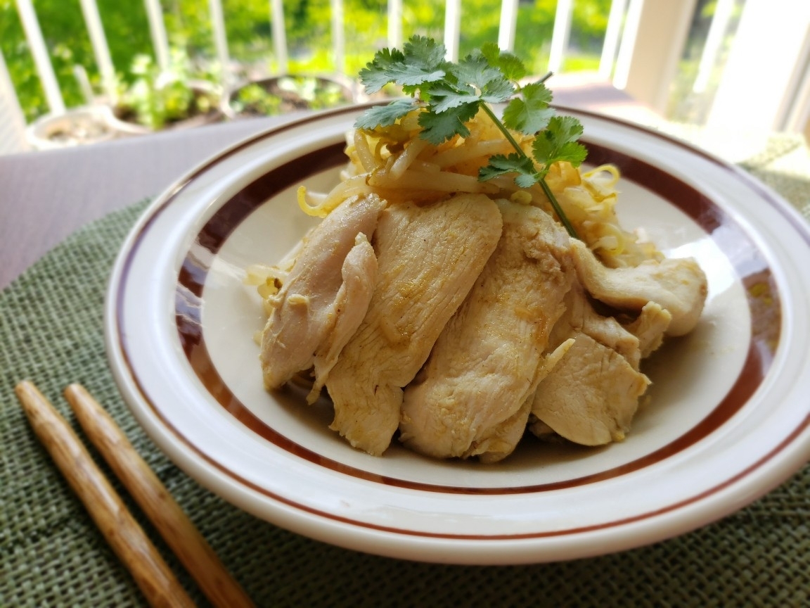 【独居自炊】鶏胸肉ともやしのグリーンカレー炒め