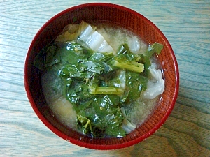 大根の葉と白菜の味噌汁