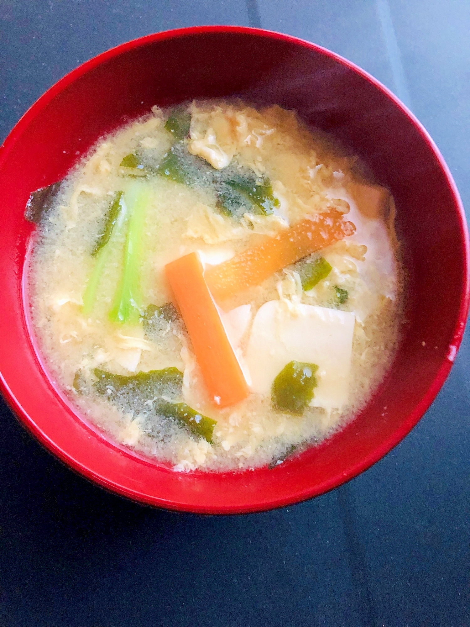豆腐と小松菜の味噌汁　卵とじ