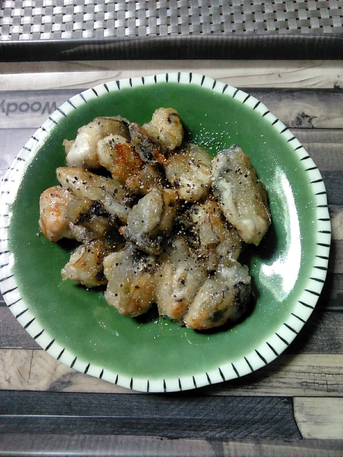 ホットプレートdeにんにく薫る牡蛎のおつまみ レシピ 作り方 By ここなっつん 楽天レシピ