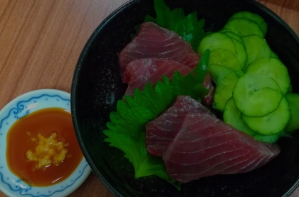 鰹の刺身☆にんにく醤油添え