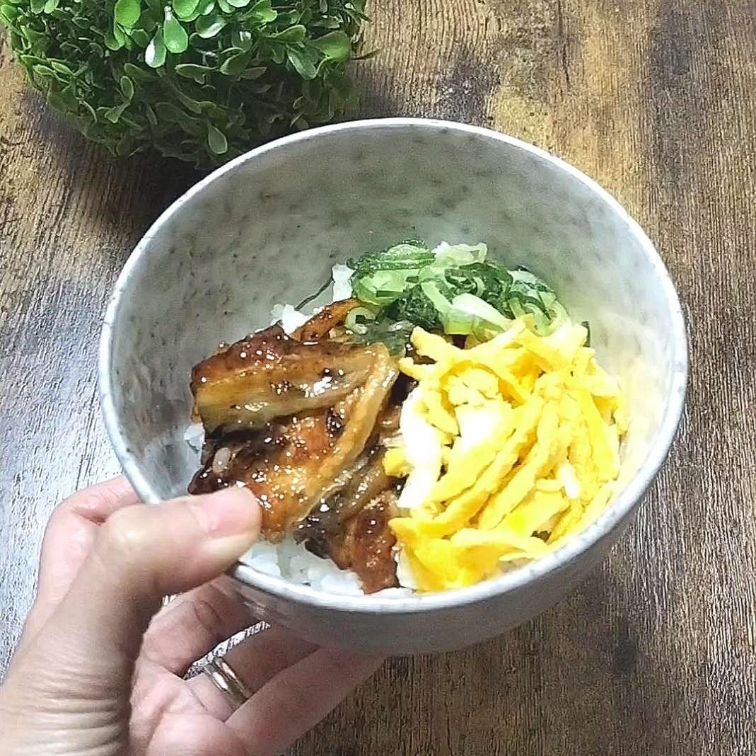 刻みうなぎで三色丼！