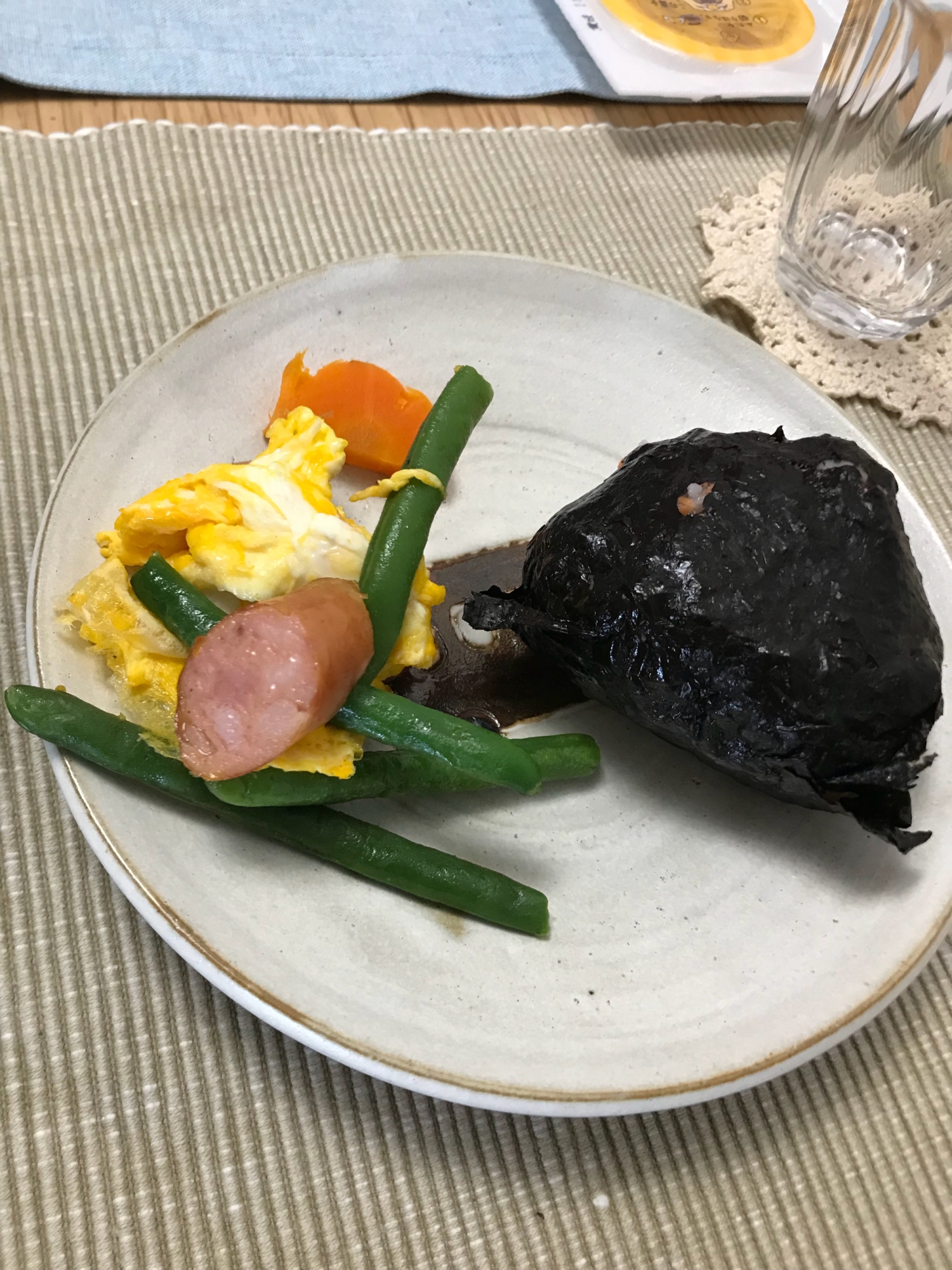 朝5分で!ソーセージと冷凍いんげんの卵炒め