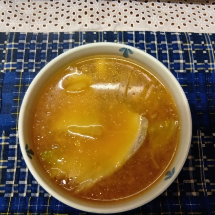 とろろ昆布白菜味噌汁