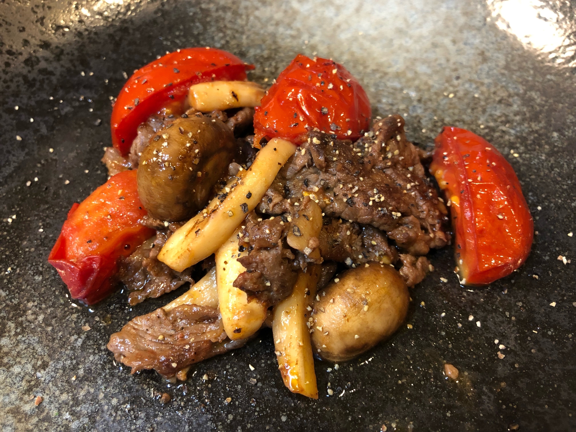 牛肉とトマトのバター醤油ソテー★