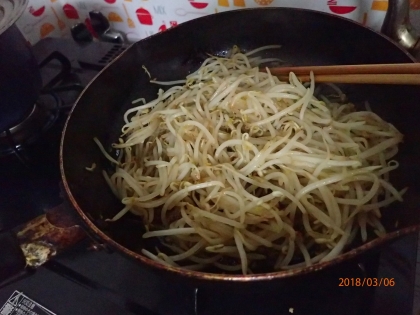 節約レシピ　もやしだけ～焼きそば