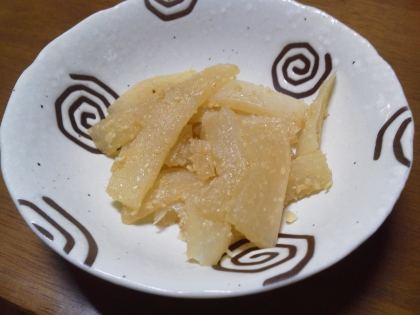 いつも和風の煮物が多い大根料理ですが、こんな中華風の味付けも新鮮ですね。
甘みの少ない夏大根も美味しくいただけました。