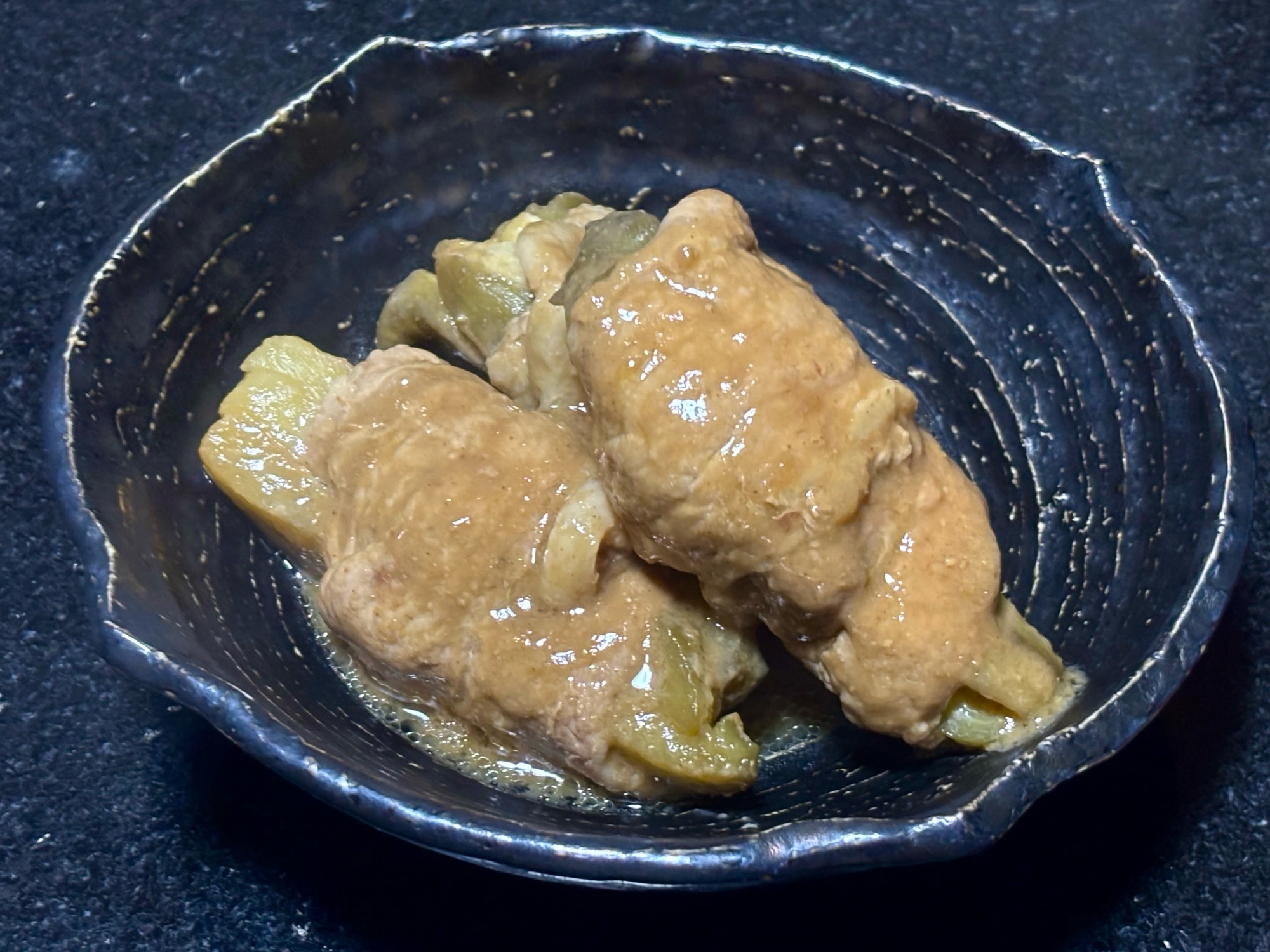 茄子の豚肉巻き、味噌煮込み