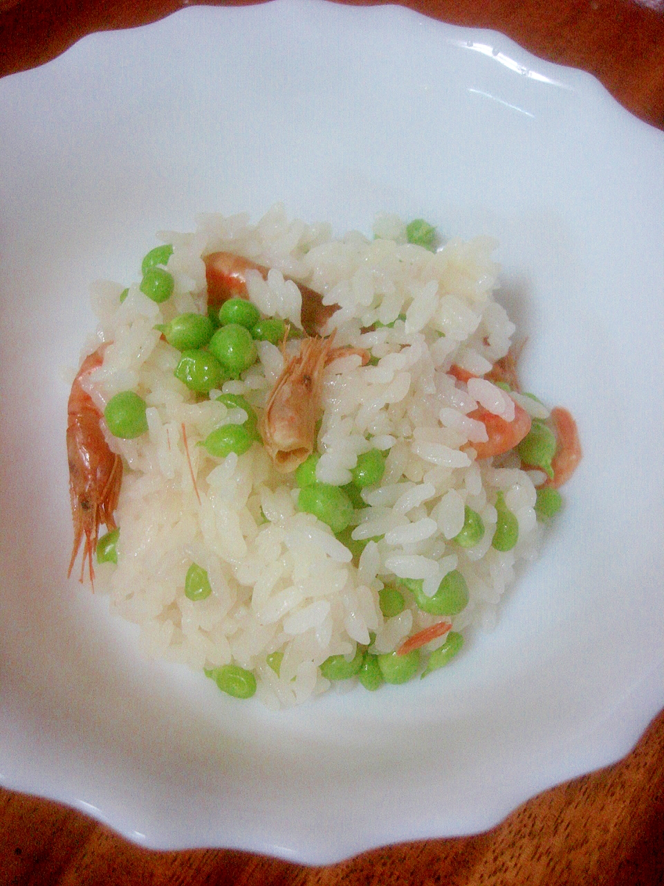 ゴマ風味が香ばしい◎エンドウ豆と桜エビの炊込みご飯