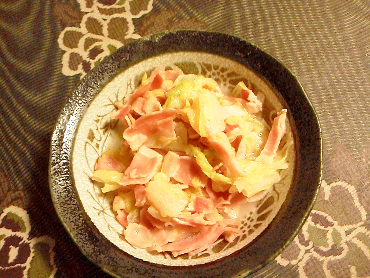 白菜とベーコンの塩煮