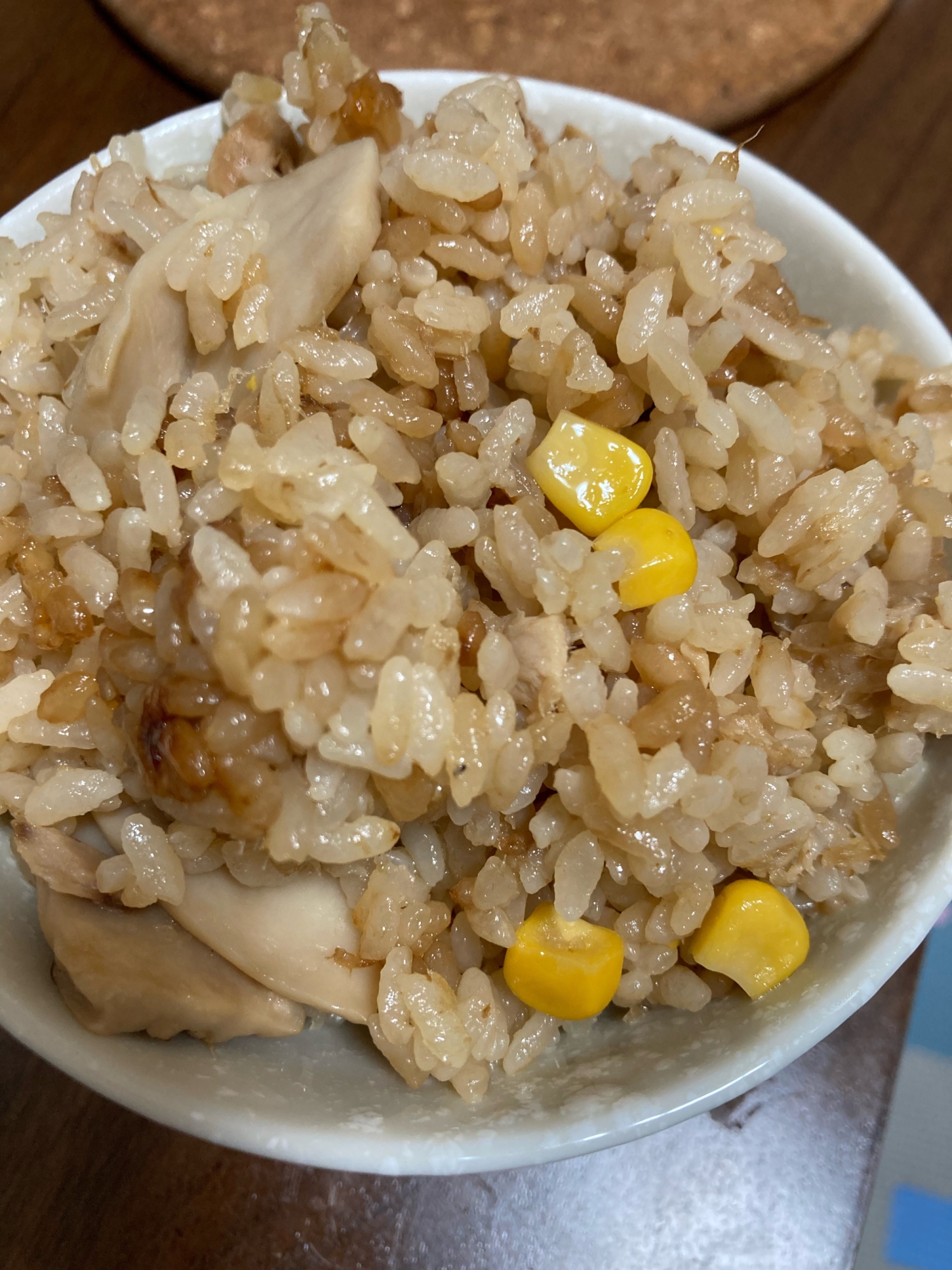 エリンギとコーンとツナのバター醤油炊き込みご飯