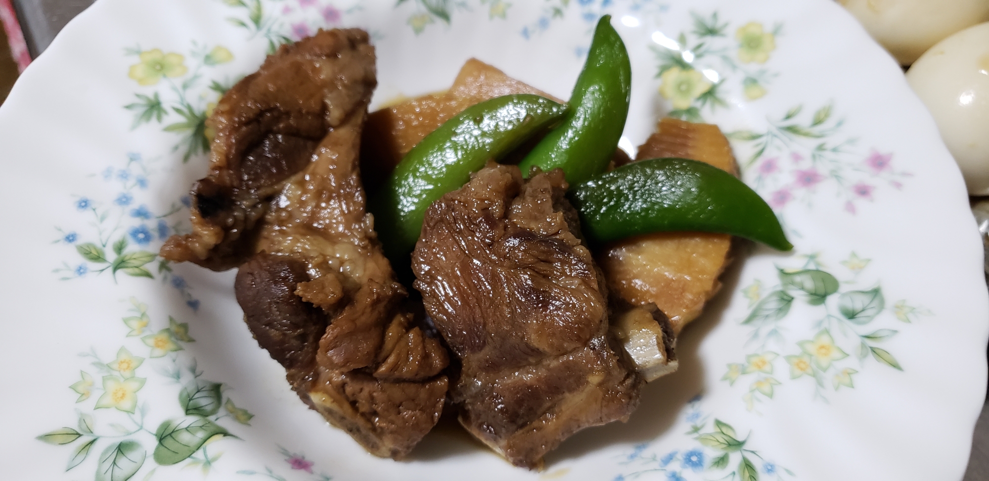 タケノコと豚肉のスペアリブ煮込み