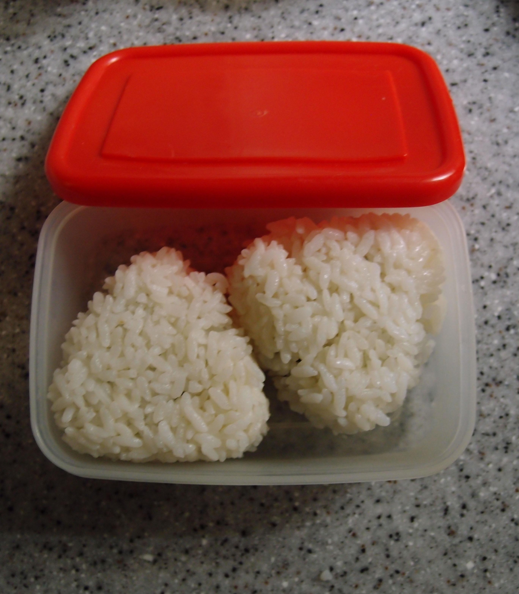 サツマイモのおにぎり弁当