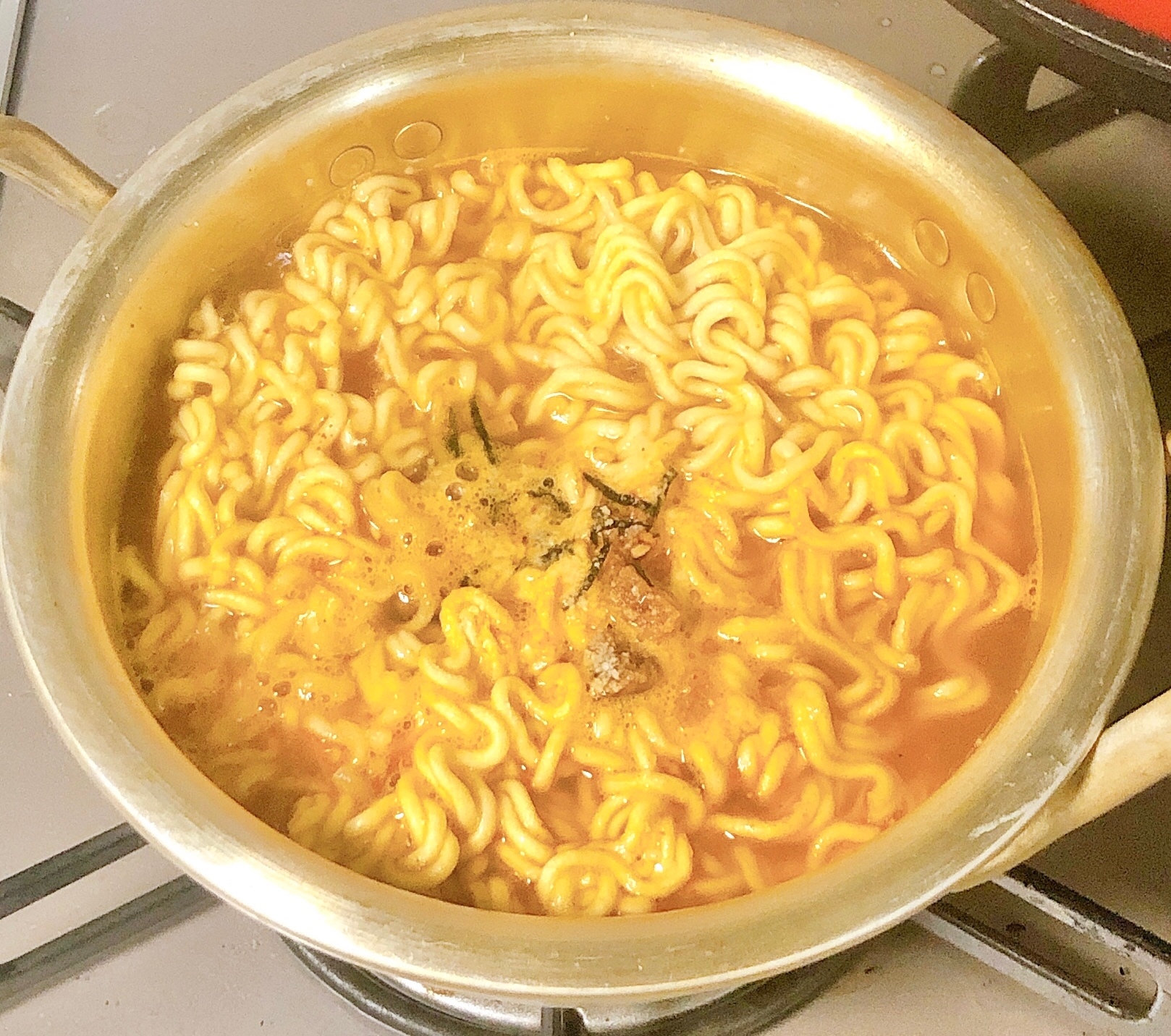 簡単⭐辛ラーメンにシンプルなトッピング