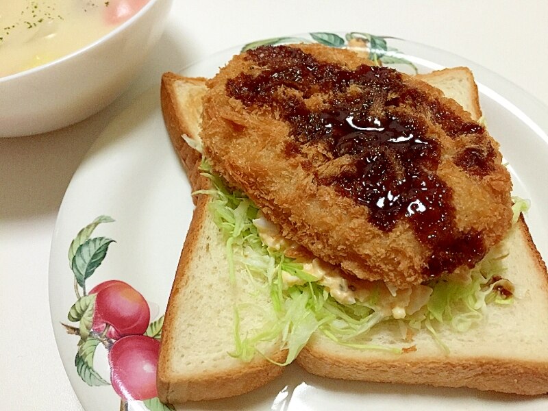 コロッケとサラダパン♪open sandwich レシピ・作り方 by まかろん ｜楽天レシピ