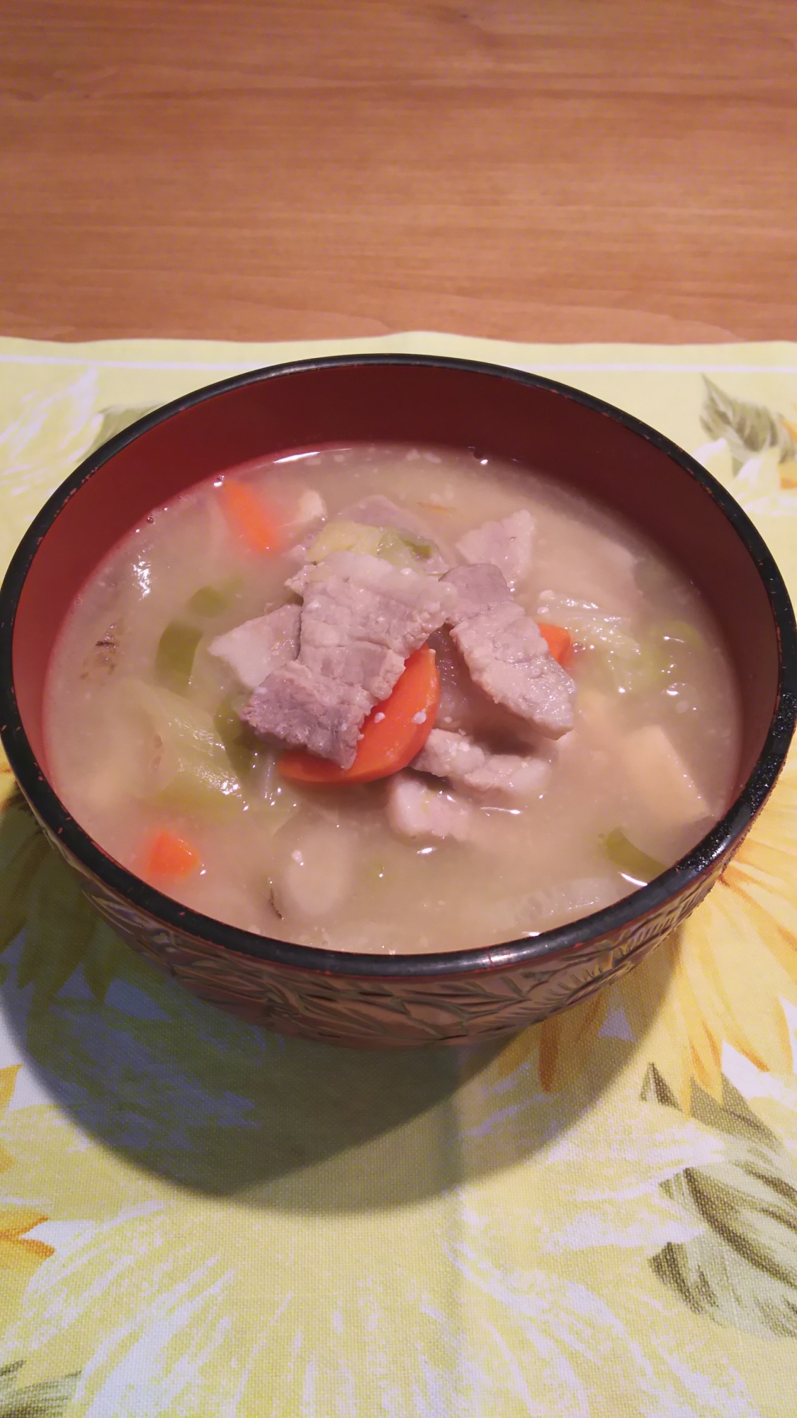 焼き肉用のお肉でガッツリおかず豚汁