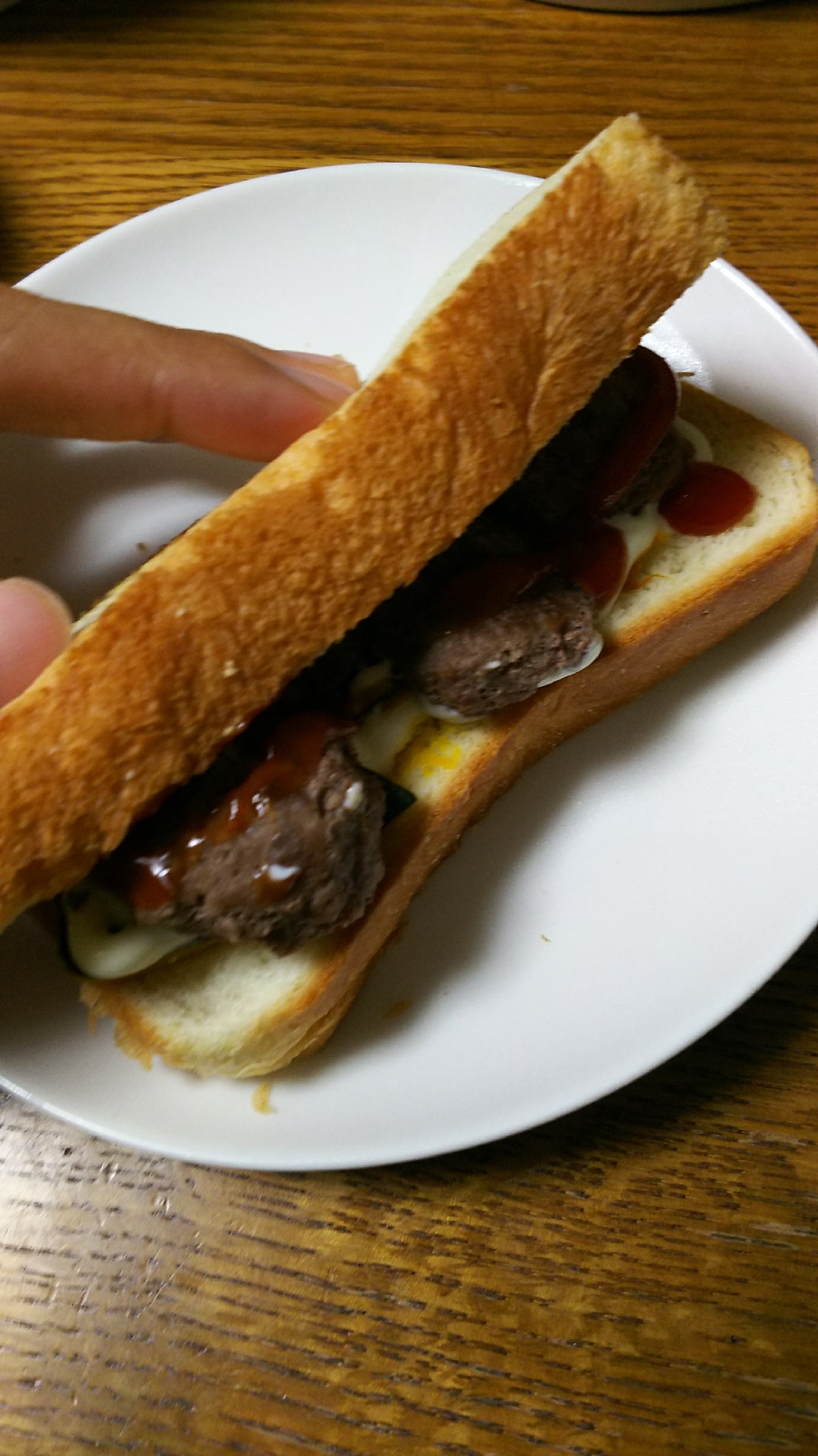 かぼちゃとハンバーグのホットサンド